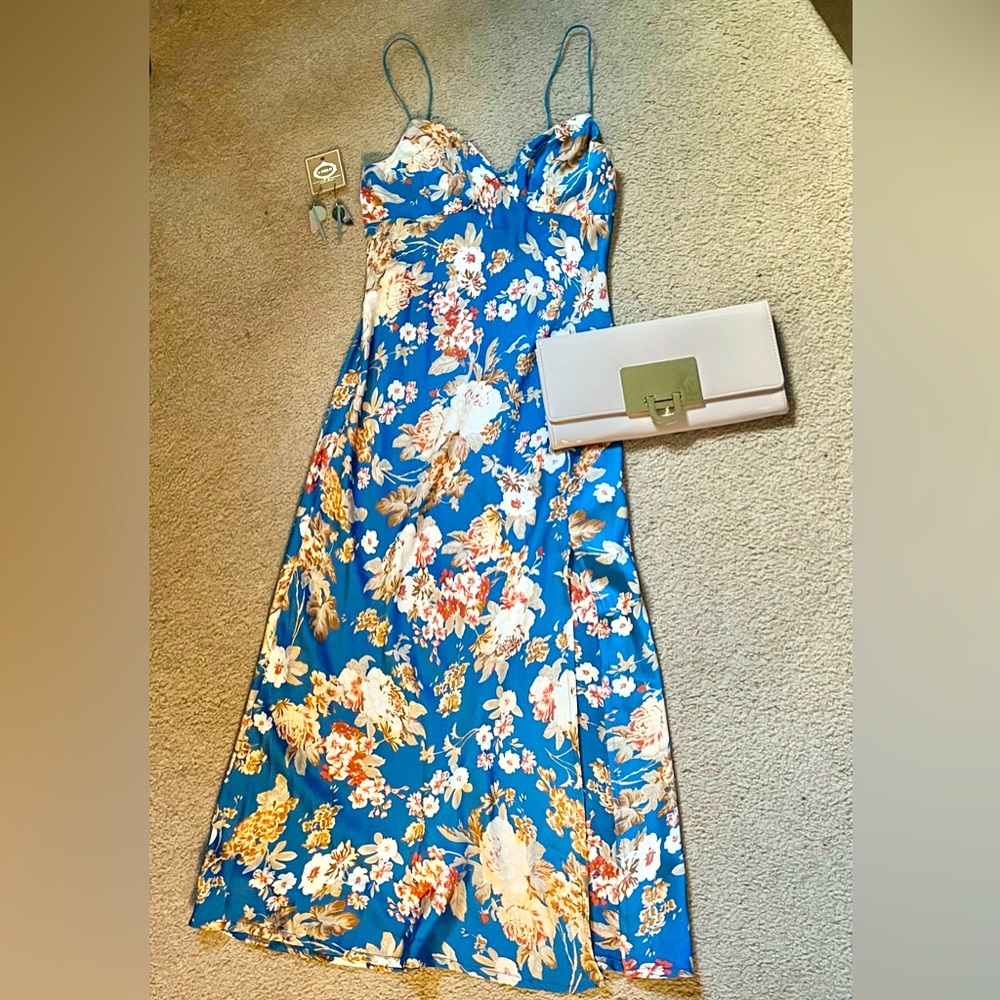 Hello Molly Blue Floral Midi dress